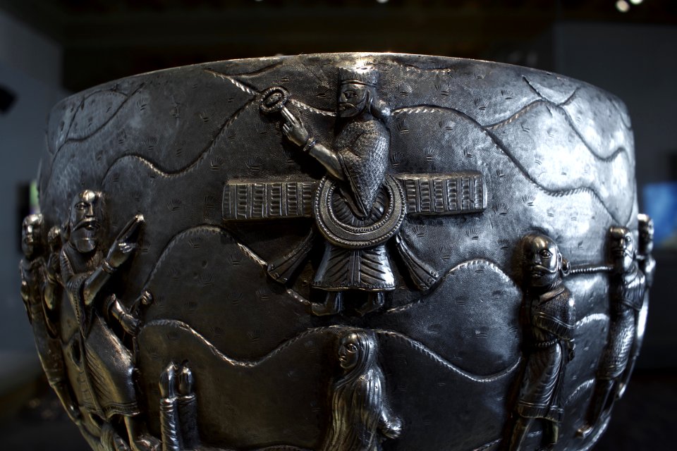 Ceremonial bowl with Zoroastrian themes. 03