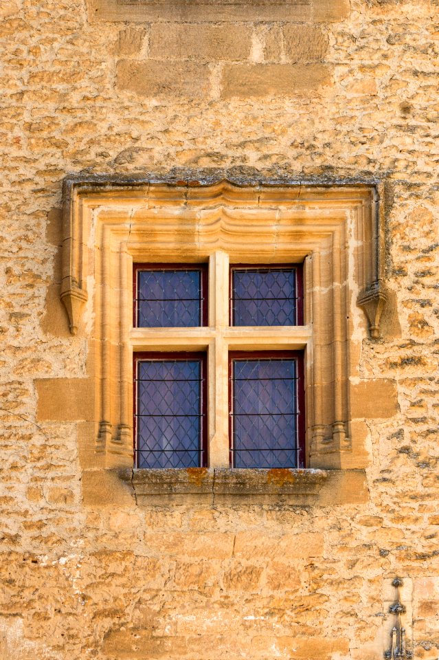Château de Puymartin fenêtre 6