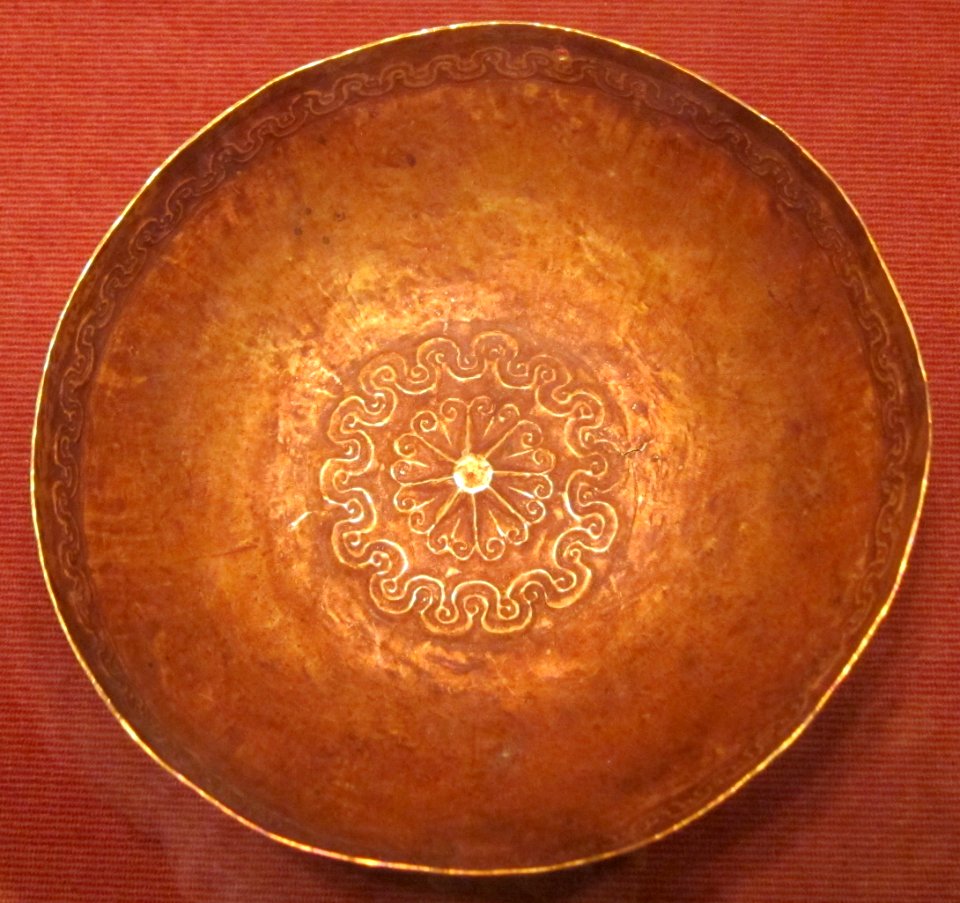 Ceremonial dish (piring mas), Southeast Moluccas, Luang Island, 15th century, gold, silver and copper alloy II, HAA