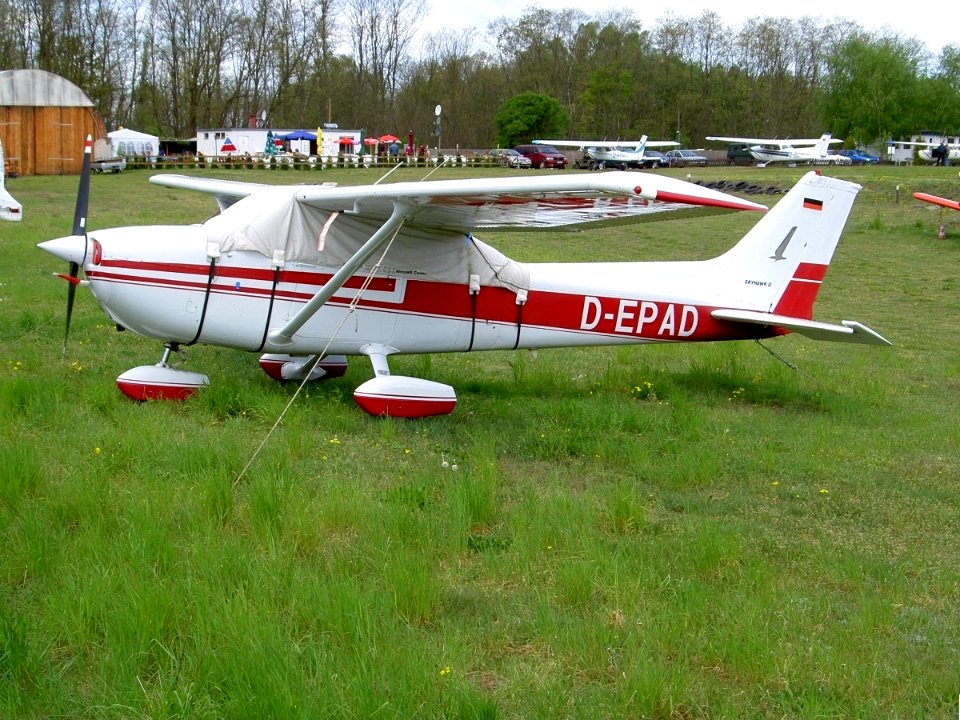 Cessna 172 D-EPAD at Saarmund, 15 May 2005