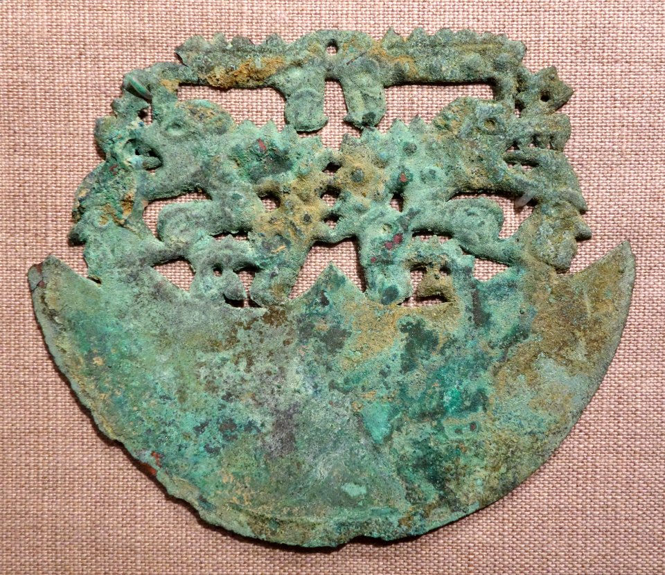 Ceremonial knife blade, Peru, Loma Negra, Chimu, 3rd century BC to 3rd century AD, copper alloy - De Young Museum - DSC00368