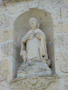 Cessières (Aisne) église, statue de façade 2