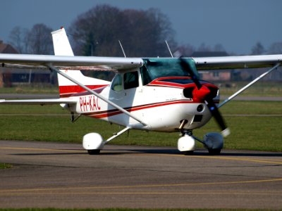 Cessna 172 PH-KAC at Teuge 07March2009