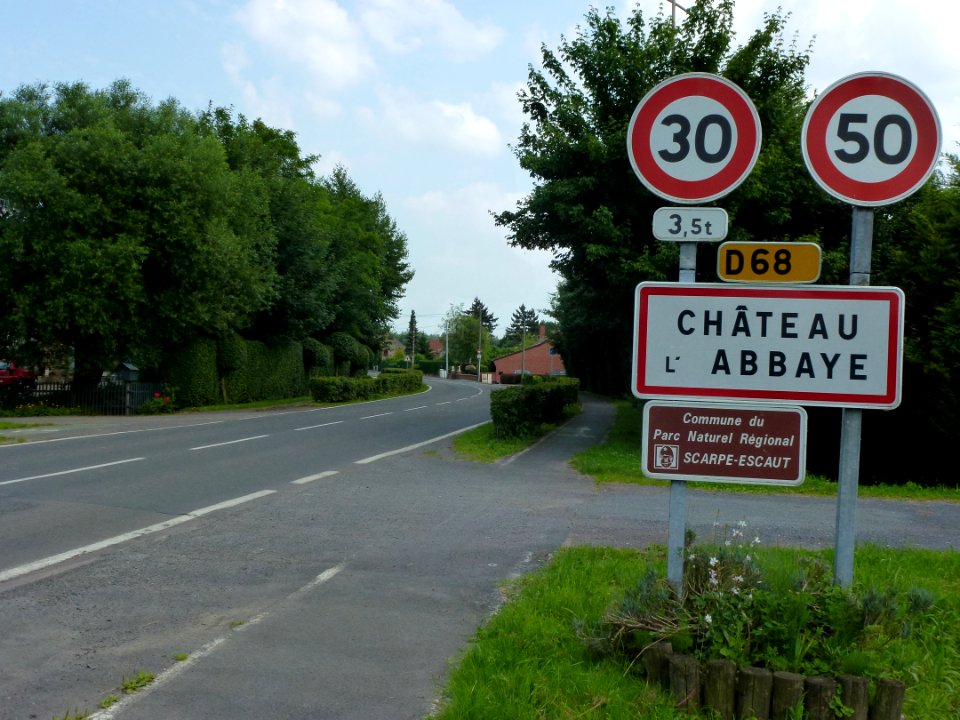 Château-l'Abbaye (Nord, Fr) city limit sign