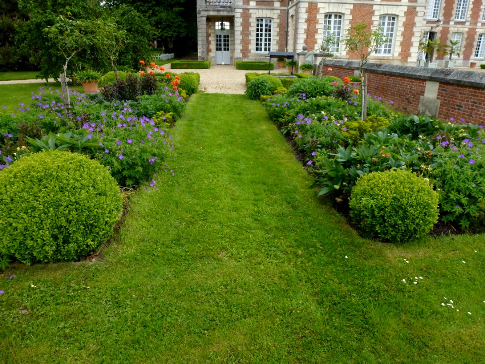Château du Troncq, jardin du puits