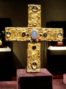 Ceremonial Cross of Count Liudolf, shortly after 1038, German, Lower Saxony, gold with enamel, gems, and pearls over wood core - Cleveland Museum of Art - DSC08525