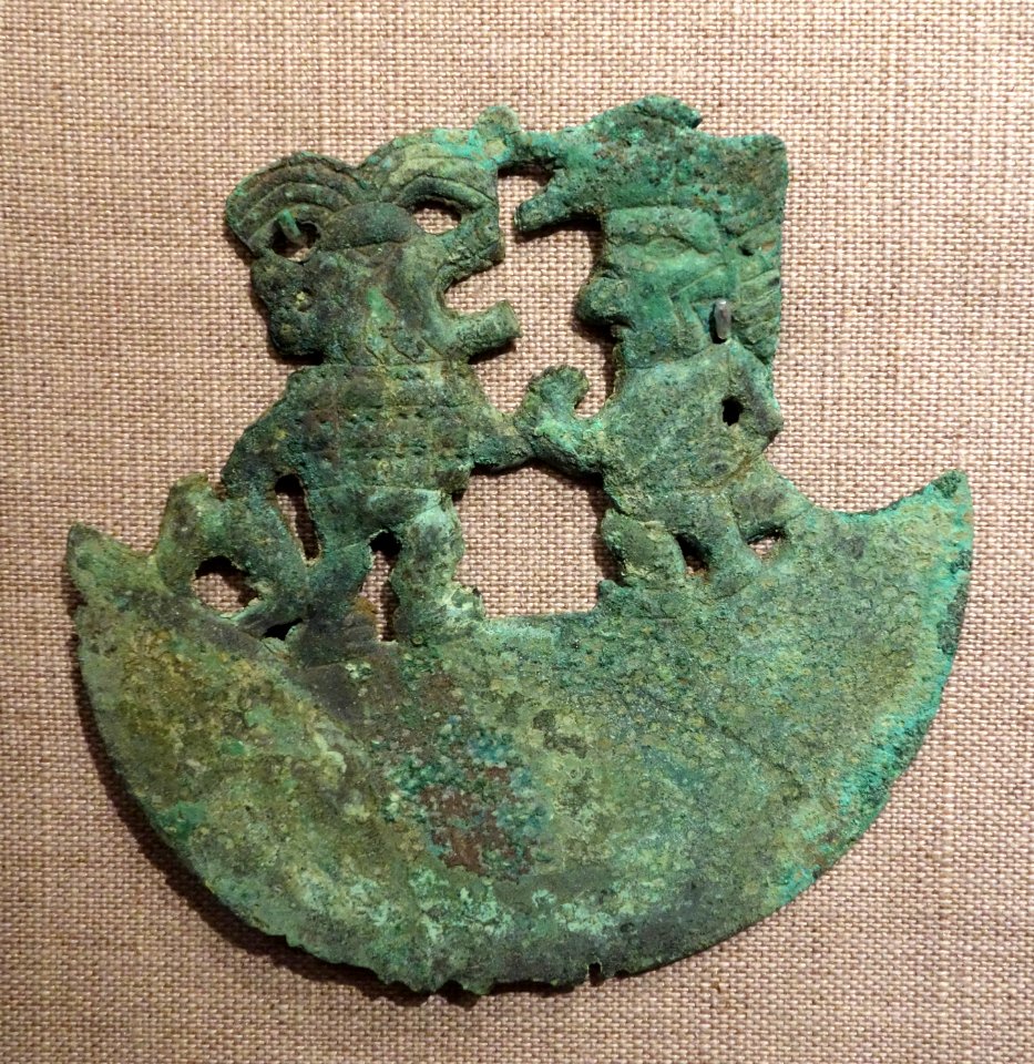 Ceremonial knife blade, Peru, Loma Negra, Chimu, 3rd century BC to 3rd century AD, copper alloy - De Young Museum - DSC00367