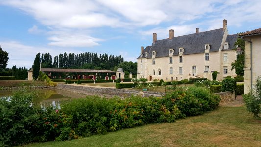 Château du Bois de Sanzay photo
