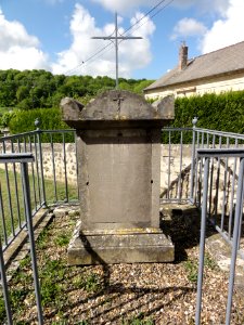 Cessières (Aisne) tombe artiste peintre Maxime David et famille
