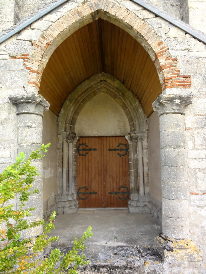 Chérêt (Aisne) église Saint-Nicolas (03)