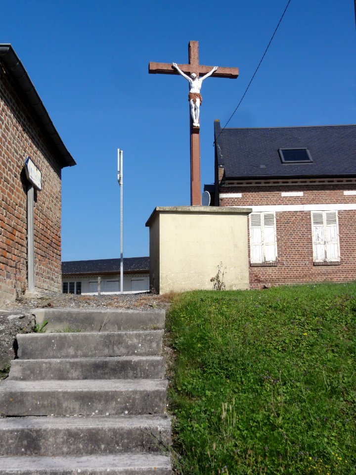 Châtillon-sur-Oise (Aisne) croix de chemin