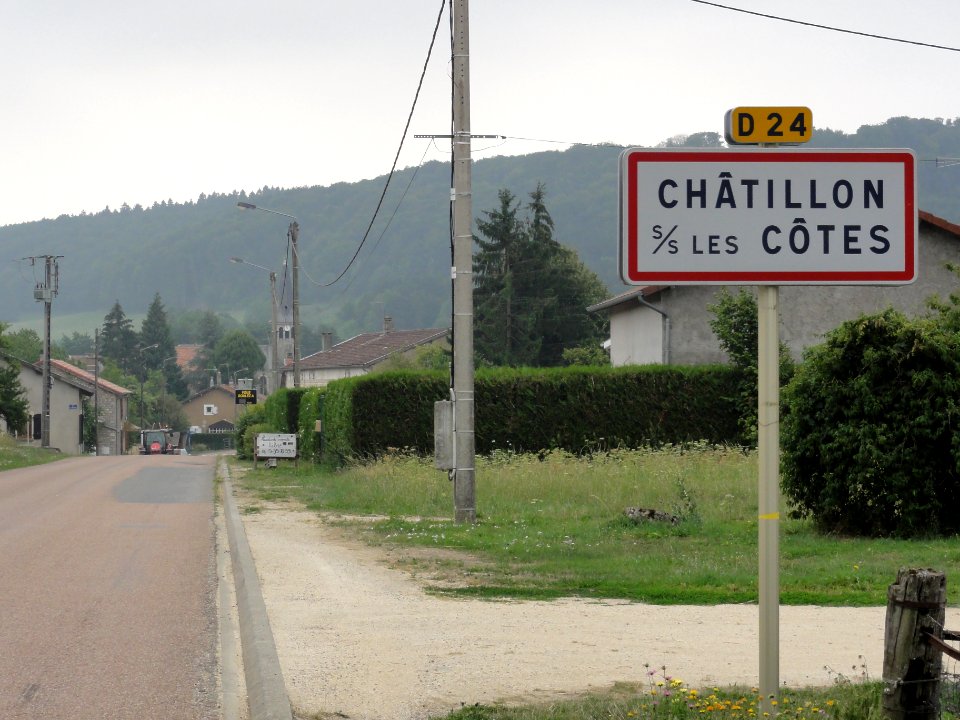 Châtillon-sous-les-Côtes (Meuse) city limit sign