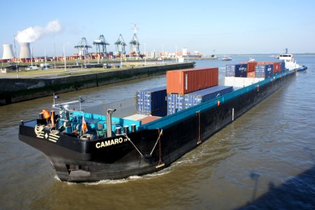 Camaro IV - ENI 02329331 op de Schelde, wacht bij Zandvlietsluis om geschut te worden, Antwerpse haven, pic6