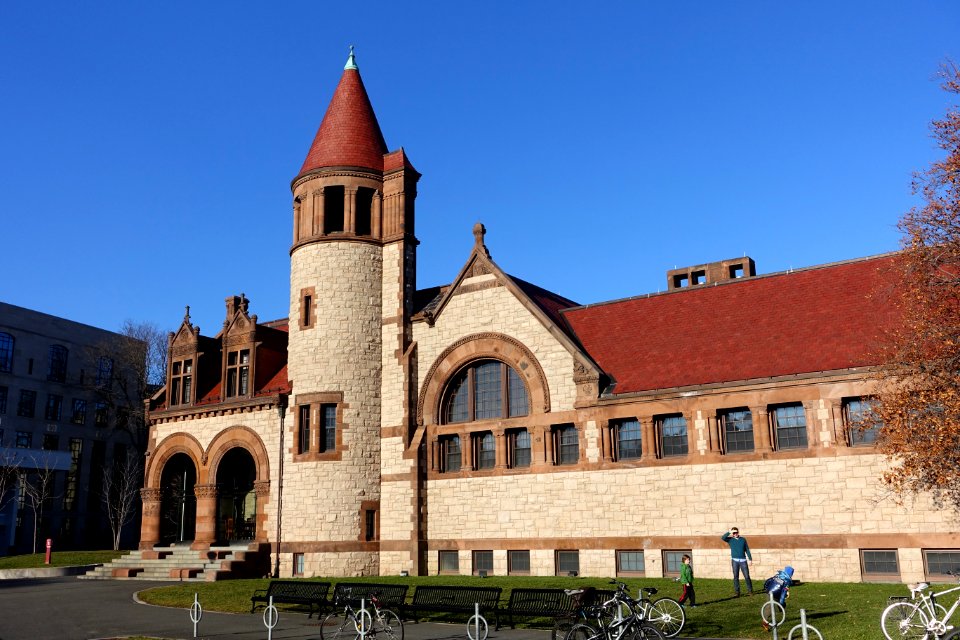 Cambridge Main Public Library building - Cambridge, Massachusetts - DSC05556