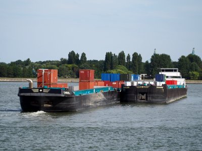 Camaro - ENI 02317558 & Camaro IX - ENI 02331467, Port of Antwerp pic1