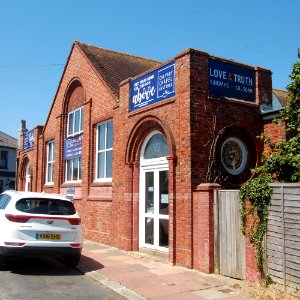 Calvary Church Hastings (former Mission Hall), Duke Street, Silverhill, St Leonards-on-Sea (June 2020) (2)