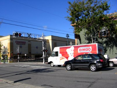 Caltrain in San Mateo 3106 02