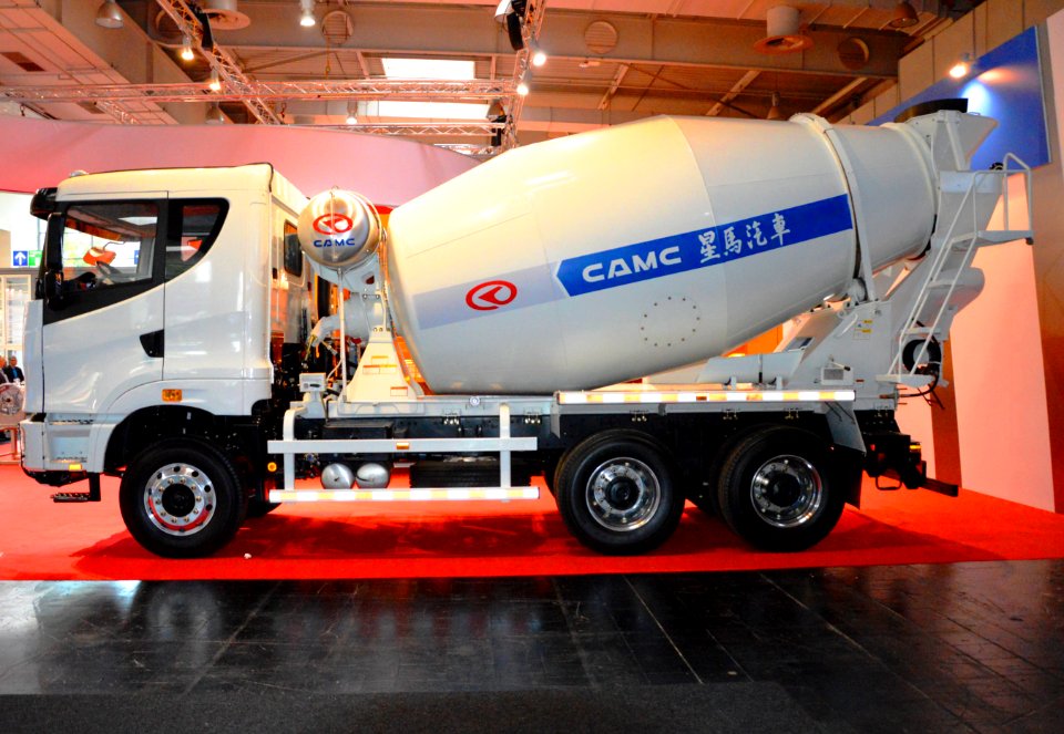 CAMC concrete mixer truck Xing Kaima. Spielvogel 2