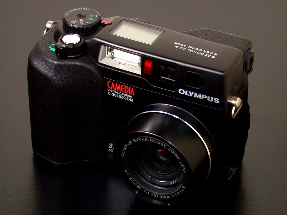 Camedia C-3040