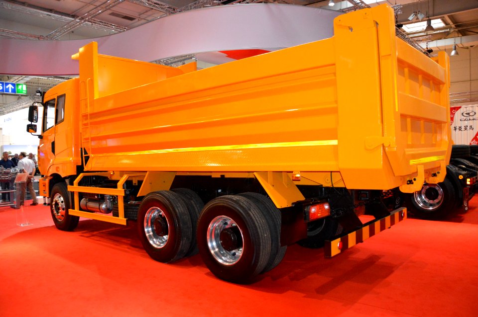 CAMC H08 dump truck flat roof. Spielvogel 2
