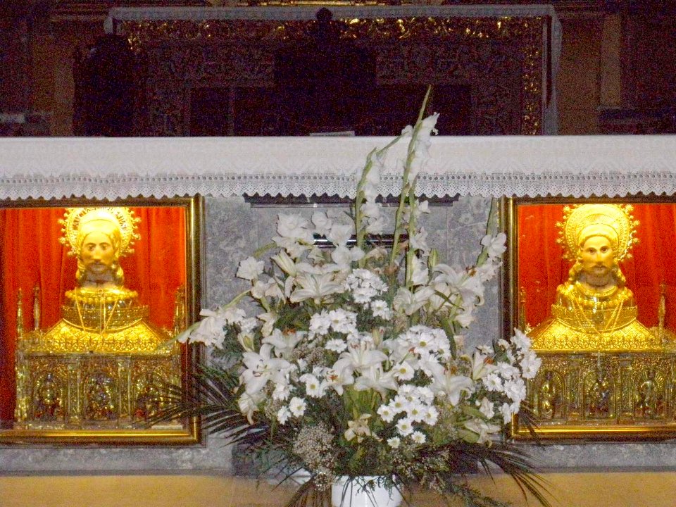 Calahorra - Catedral, altar mayor, bustos-relicarios de los santos Emeterio y Celedonio