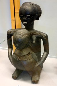 Calabash with holder (mboko) - Luba - Royal Museum for Central Africa - DSC06140