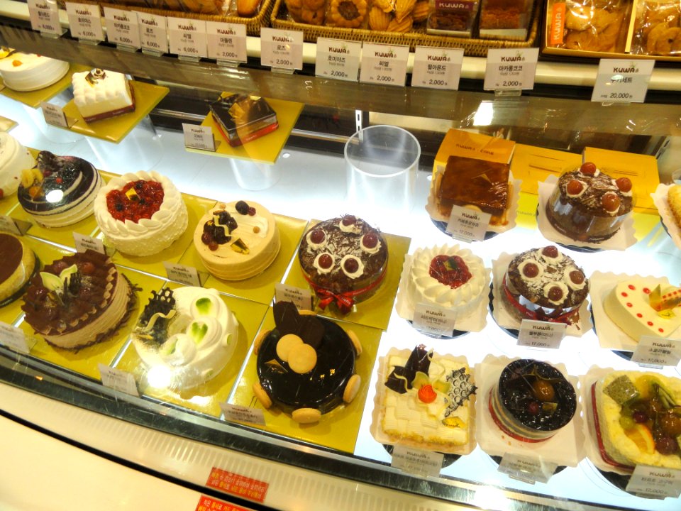 Cakes in Seoul, Korea - DSC00745