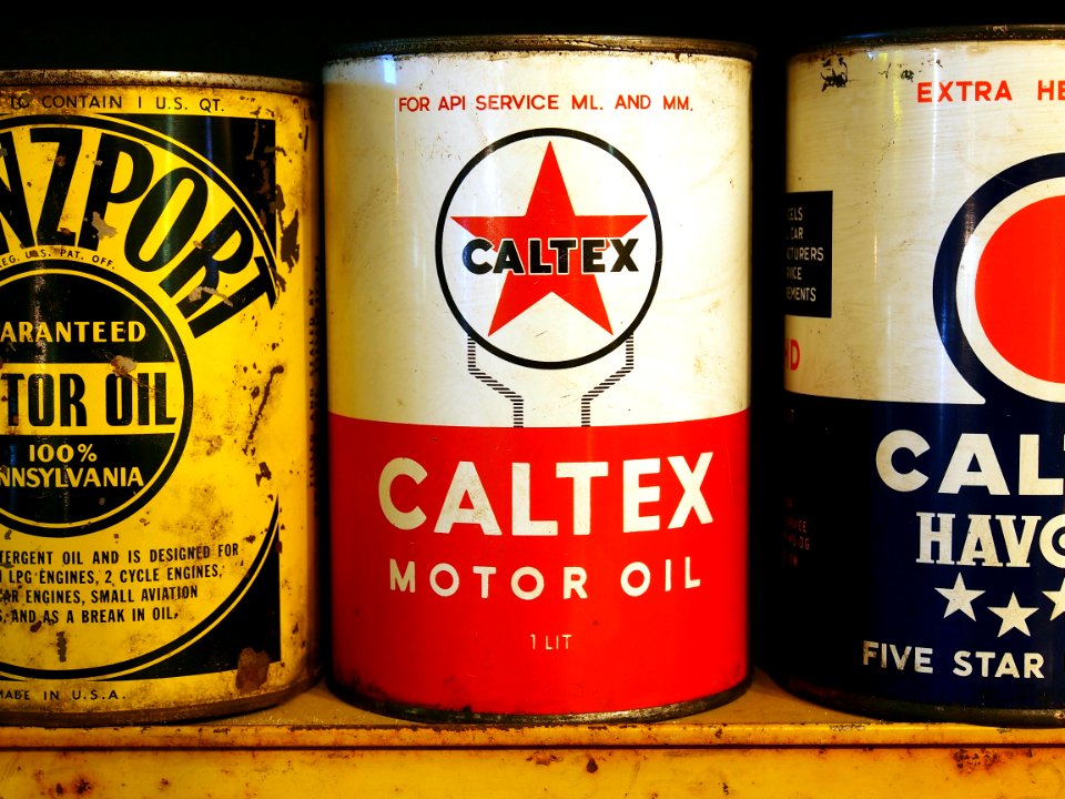 Caltex motor oil can