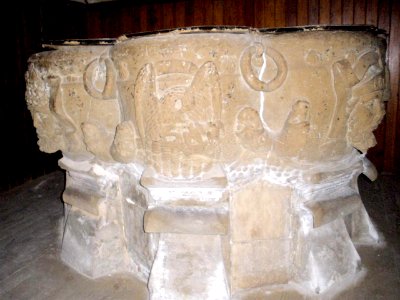 Calahorra - Catedral, pila bautismal