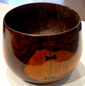 Calabash from Hawaii, carved kou wood, 18th-19th century, Honolulu Museum of Art accession 3061 