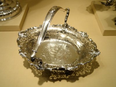 Cake Basket, Samuel Courtauld I, 1751 - Nelson-Atkins Museum of Art - DSC08883