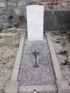 Caillouël-Crépigny (Aisne) tombe de guerre de la CWGC
