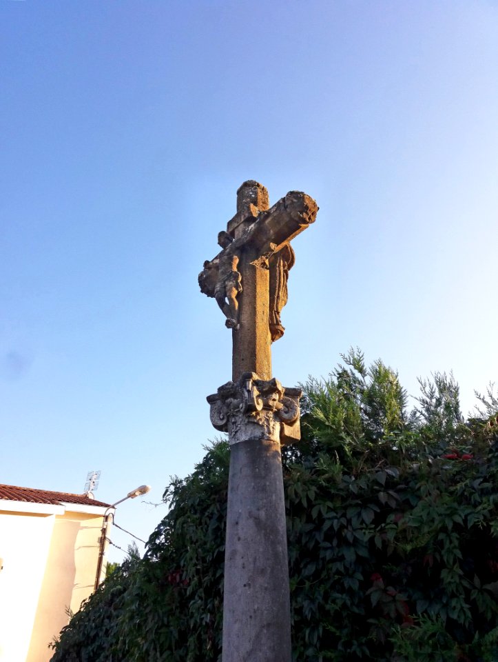 Cailloux-sur-Fontaines - Croix Gapaillon (04)