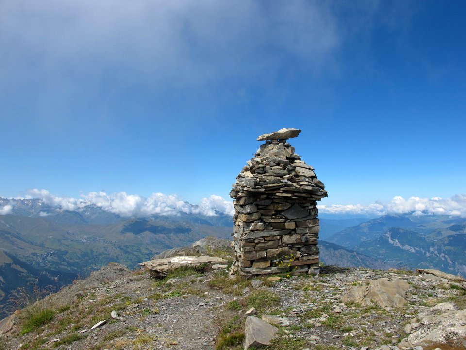 Cairn de la pointe d'Émy 03