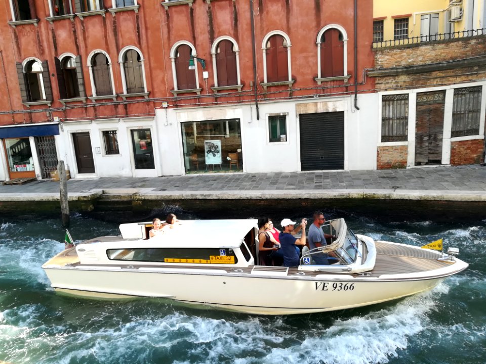 Canal and boat in Venice 2017 03
