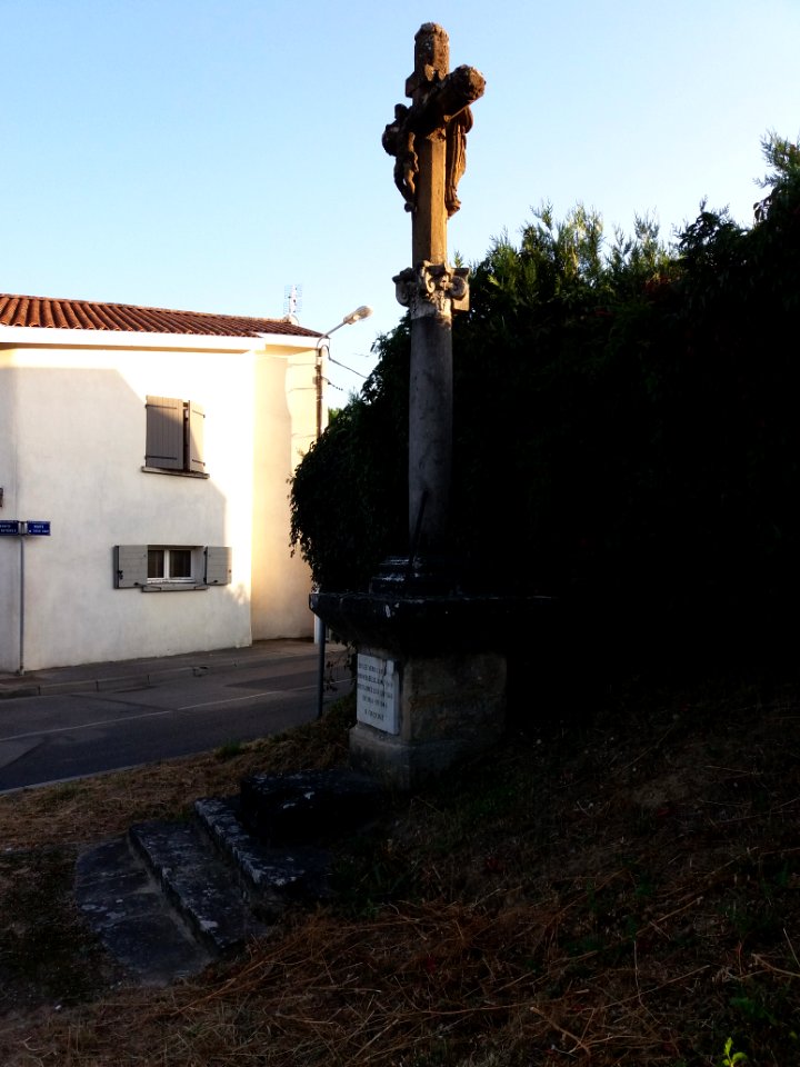 Cailloux-sur-Fontaines - Croix Gapaillon (09)