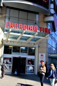 CanadianTire65DundasWest2