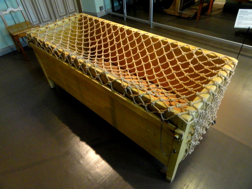 Cage bed for the mentally ill, 1910 - Arppeanum - DSC05460