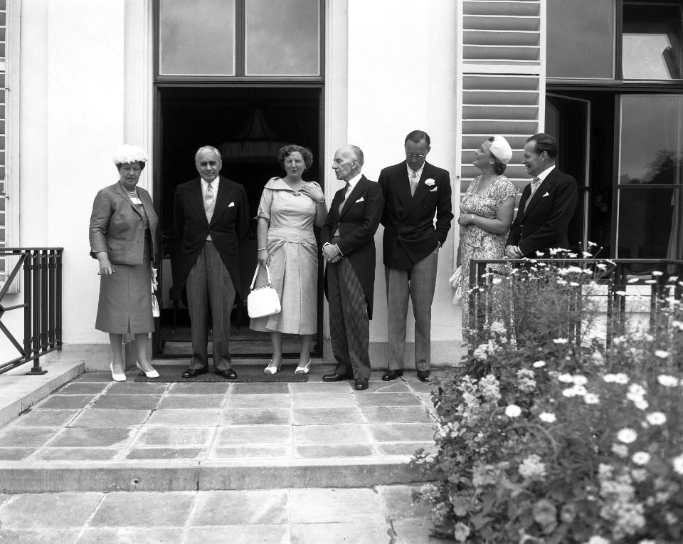 Canadese Gouverneur Generaal Vincent Massey op Soestdijk Koningin, Bestanddeelnr 908-7635