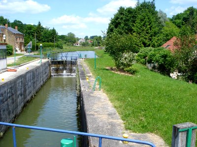 Canal des Ardennes, Vallée des écluses