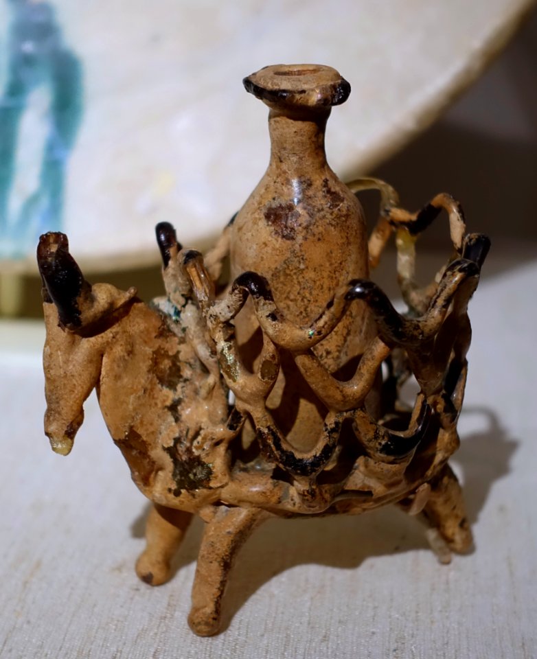 Caged perfume flask in animal form, Syria, Umayyad, 7th-8th century AD, glass - Princeton University Art Museum - DSC06839