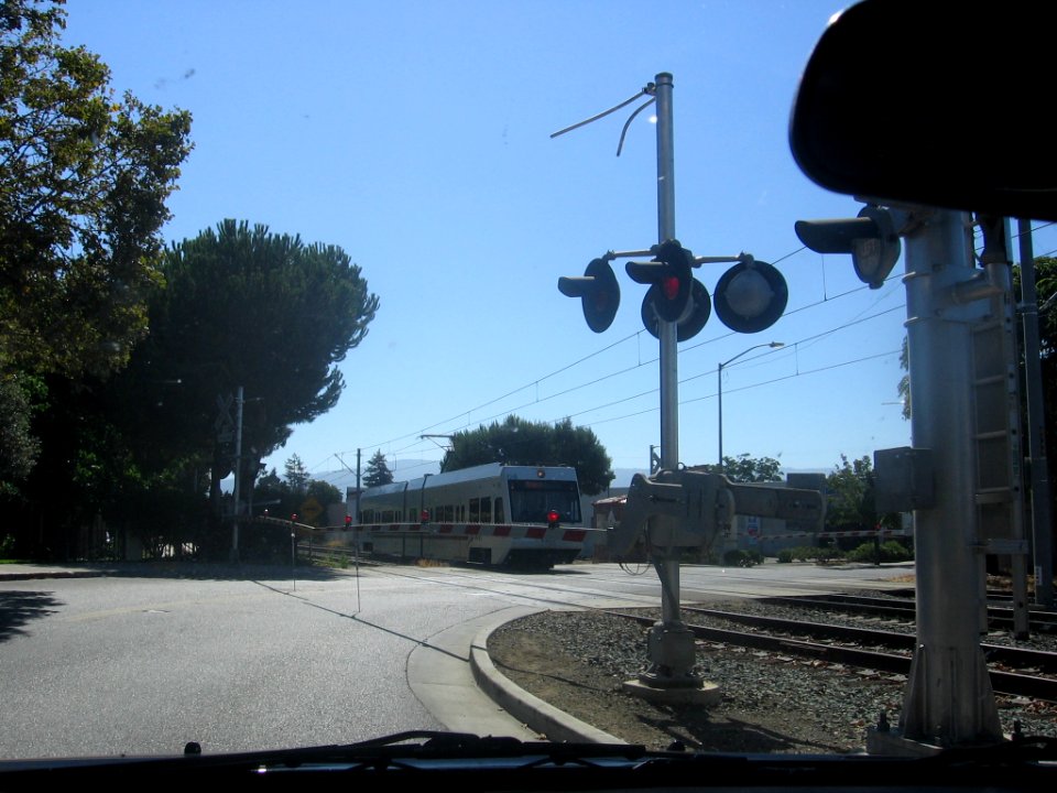 Campbell Railway Ave crossing 1060