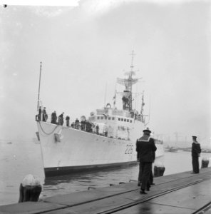 Canadese Fregat HMSC Crescent in Amsterdam, Bestanddeelnr 913-6818