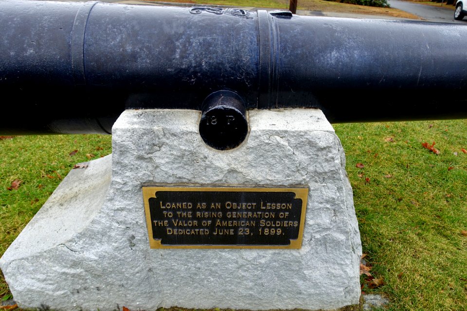Cannon 75347 Carron 1802, from the Morro Castle, at the entrance of Santiago Harbor, Cuba, taken July 17, 1898 - Westford, Massachusetts - DSC09028