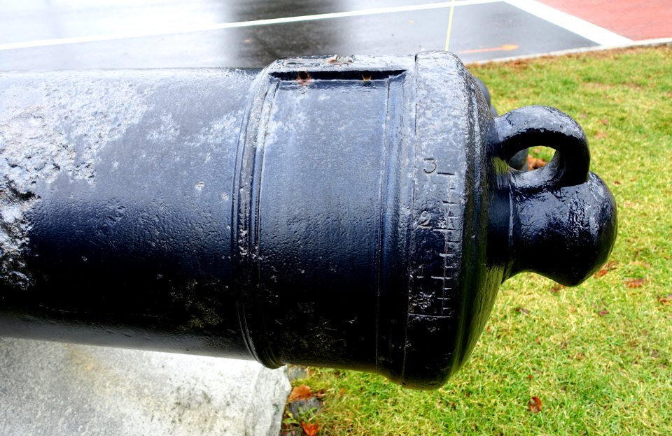Cannon 75347 Carron 1802, from the Morro Castle, at the entrance of Santiago Harbor, Cuba, taken July 17, 1898 - Westford, Massachusetts - DSC09026