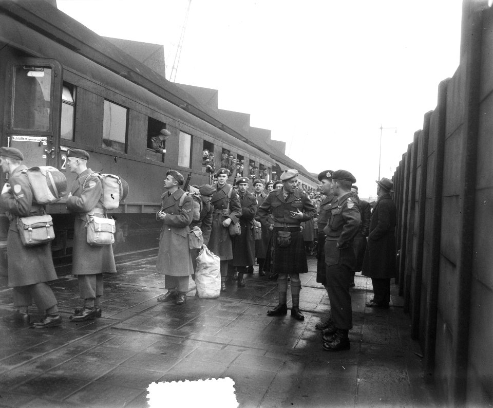Canadese landtroepen van de 27e Infanterie-brigade voor het Atlantische leger va, Bestanddeelnr 904-8329