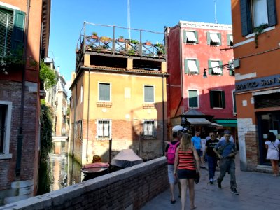 Canal in Dorsoduro (VE) 02