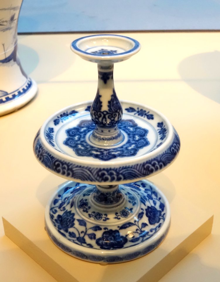 Candlestick with floral scrolls over ocean waves, China, Jingdezhen, Jiangxi province, Qing dynasty, Qianlong emperor, porcelain with underglaze blue - Asian Art Museum of San Francisco - DSC01369