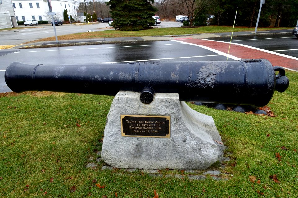 Cannon 75347 Carron 1802, from the Morro Castle, at the entrance of Santiago Harbor, Cuba, taken July 17, 1898 - Westford, Massachusetts - DSC09020
