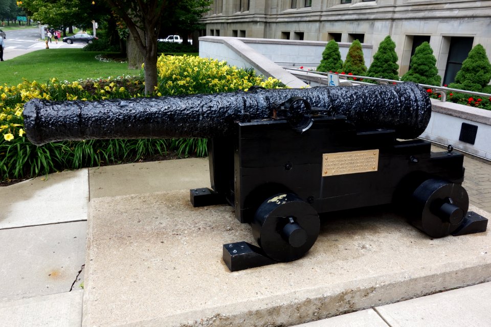 Cannon from Le Prudent, captured and burned by the British on July 26, 1758 - Toronto, Canada - DSC00794